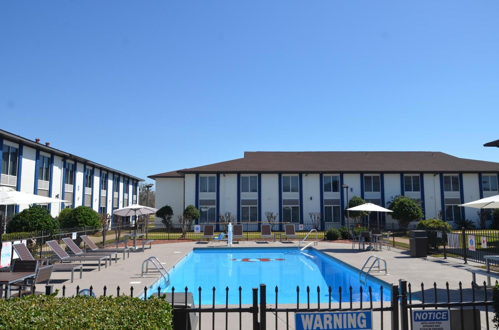 Americas Best Value Inn & Suites-Foley Exterior photo
