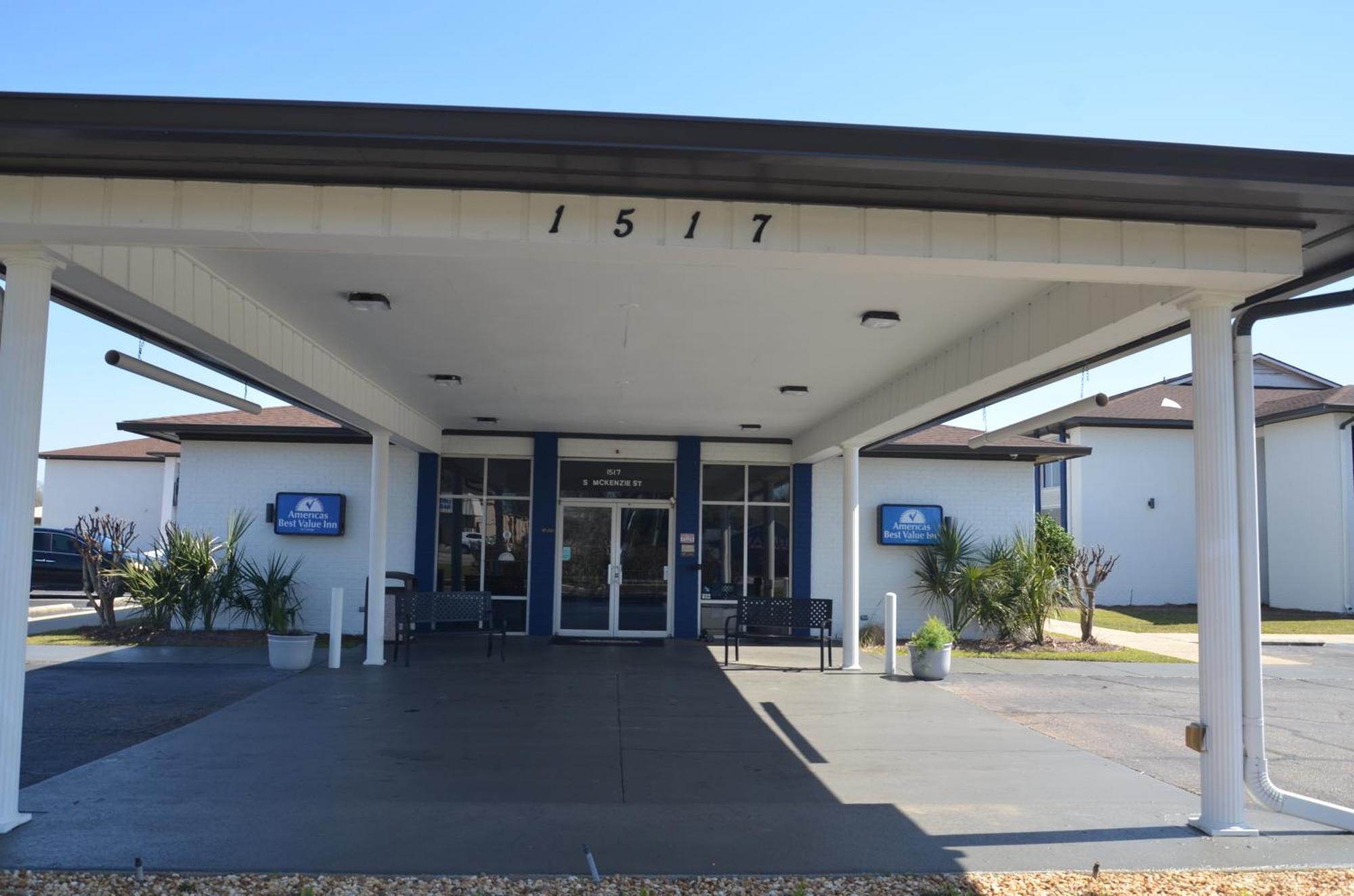 Americas Best Value Inn & Suites-Foley Exterior photo